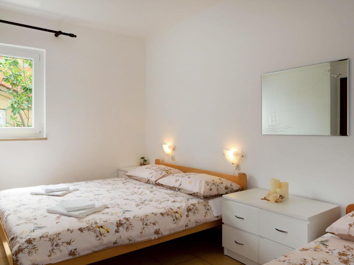 Apartment Meri - Krk211 By Interhome Kornic Exterior photo